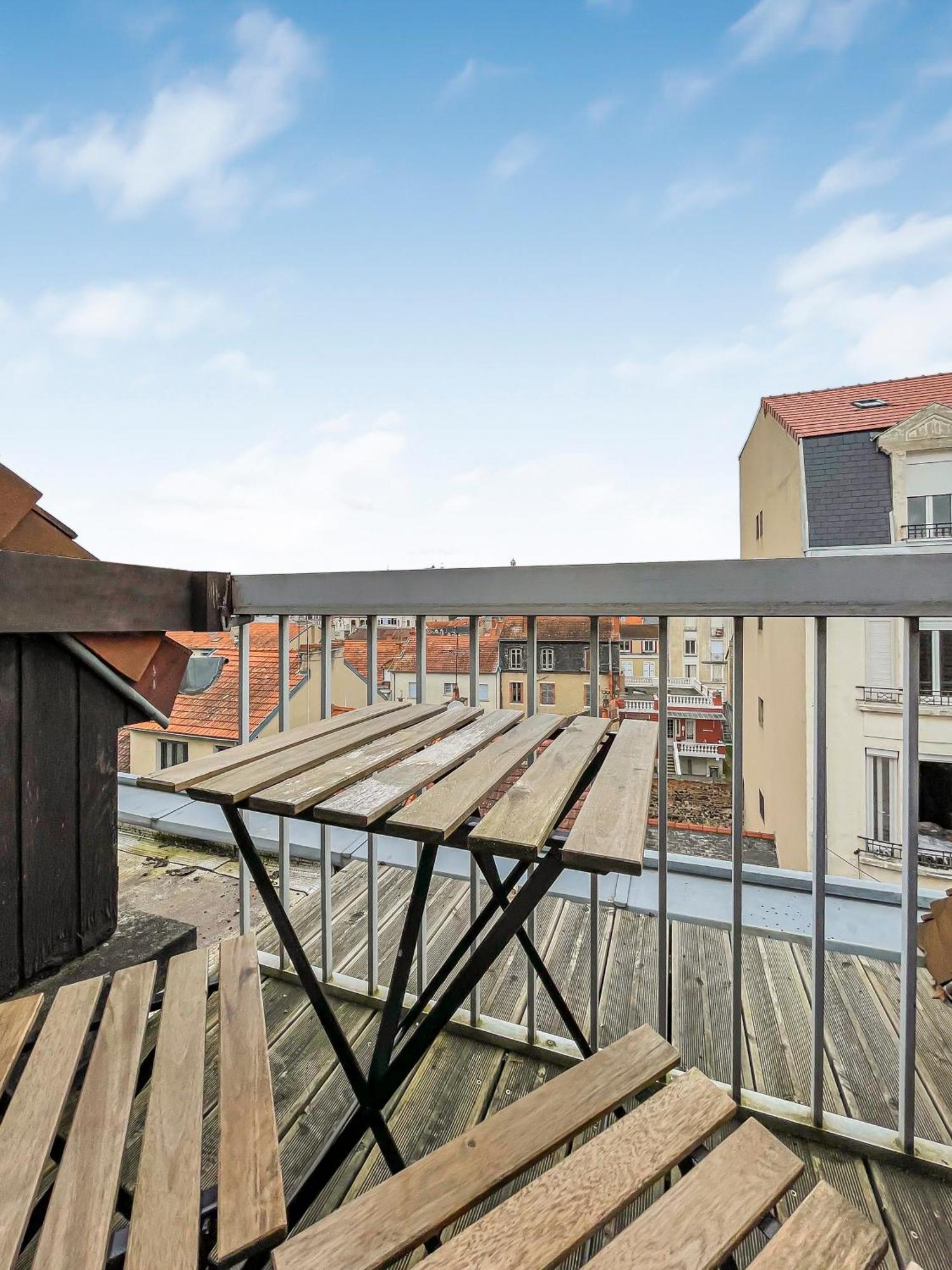 Pied-A-Terre A Montlucon Apartment Luaran gambar